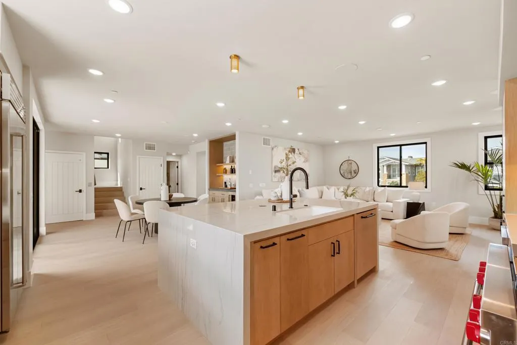 https://cdn.realtyfeed.com/cdn/127/306702051/325dea61a3379ce61103760bb623c596.webp