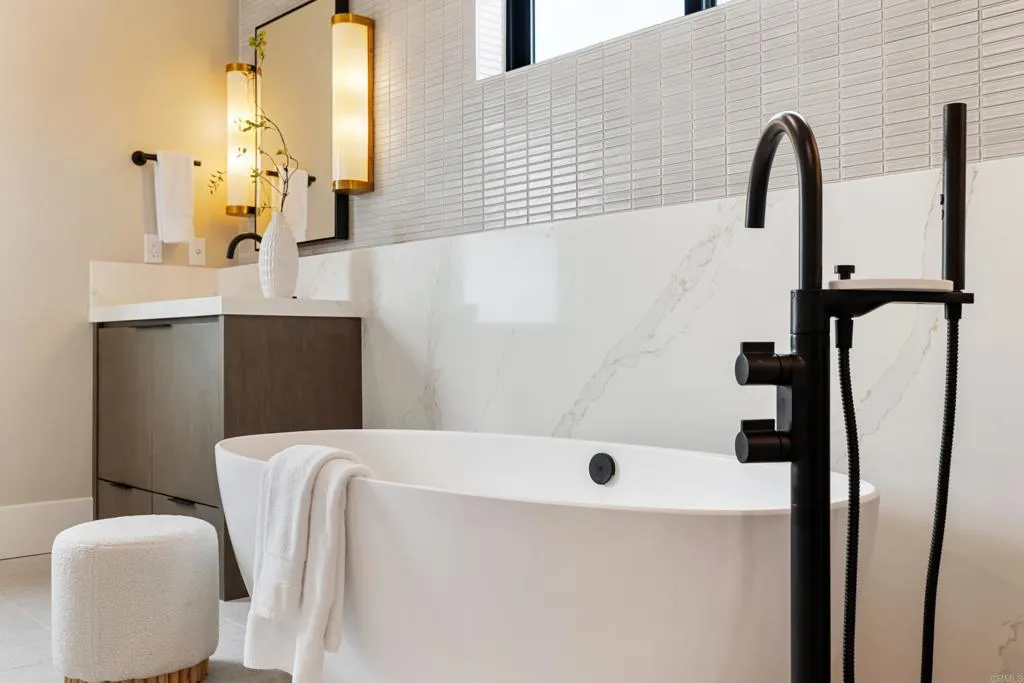 https://cdn.realtyfeed.com/cdn/127/306702051/4a6fc44db82bd5c51113996dfd81be23.webp