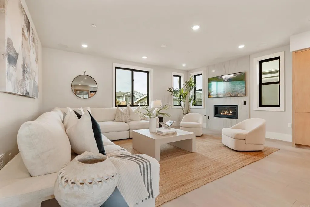 https://cdn.realtyfeed.com/cdn/127/306702051/5911d9cb4f9da9b2cf4724fc7d002558.webp