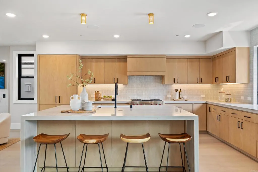 https://cdn.realtyfeed.com/cdn/127/306702051/69287d4e00571279e3a252e3a0b3d279.webp