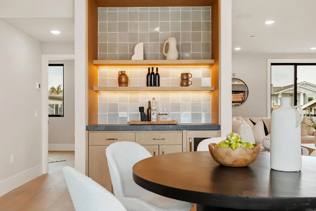 https://cdn.realtyfeed.com/cdn/127/306702051/844791704c1840cd9cdd096a0c82ec75.webp