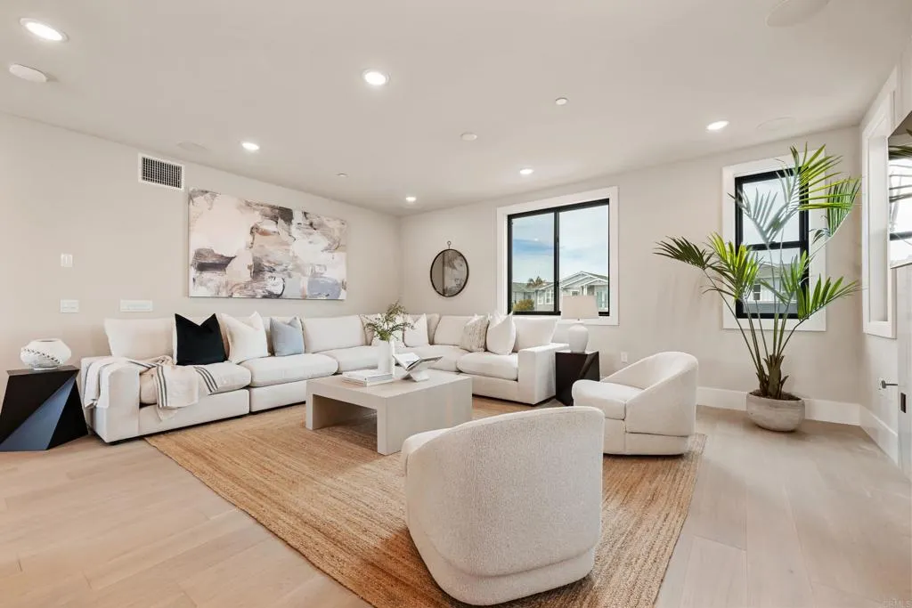 https://cdn.realtyfeed.com/cdn/127/306702051/b26d14037edacc21295723e2cea74b95.webp