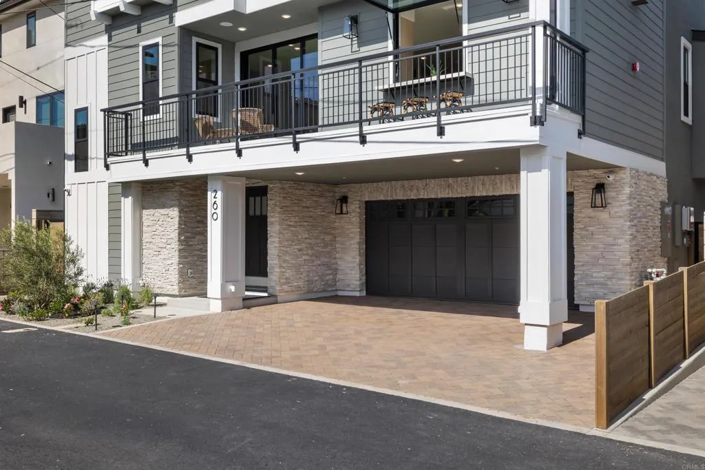 https://cdn.realtyfeed.com/cdn/127/306702051/bf26cbb7a739ae1ecaf85b1ce2101b12.webp