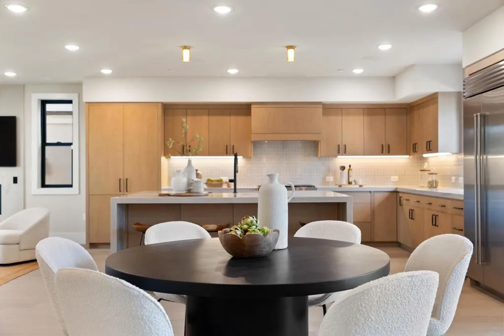 https://cdn.realtyfeed.com/cdn/127/306702051/cab4a360228666d4d8818536197cbcf2.webp