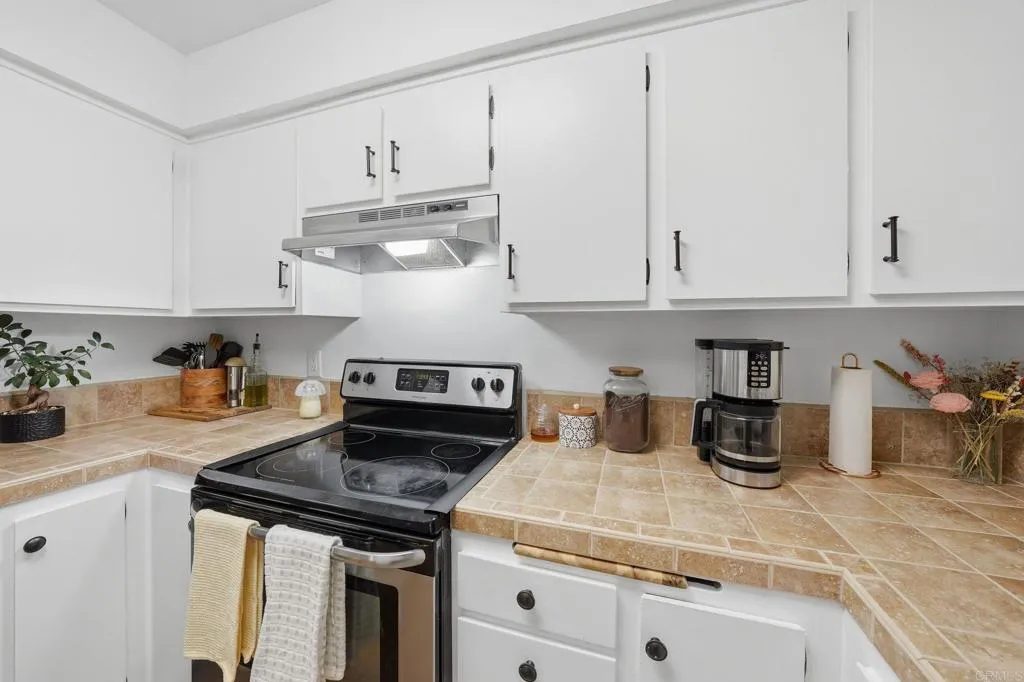 https://cdn.realtyfeed.com/cdn/127/306702120/87f053ad07a33336048e4a3930c62219.webp
