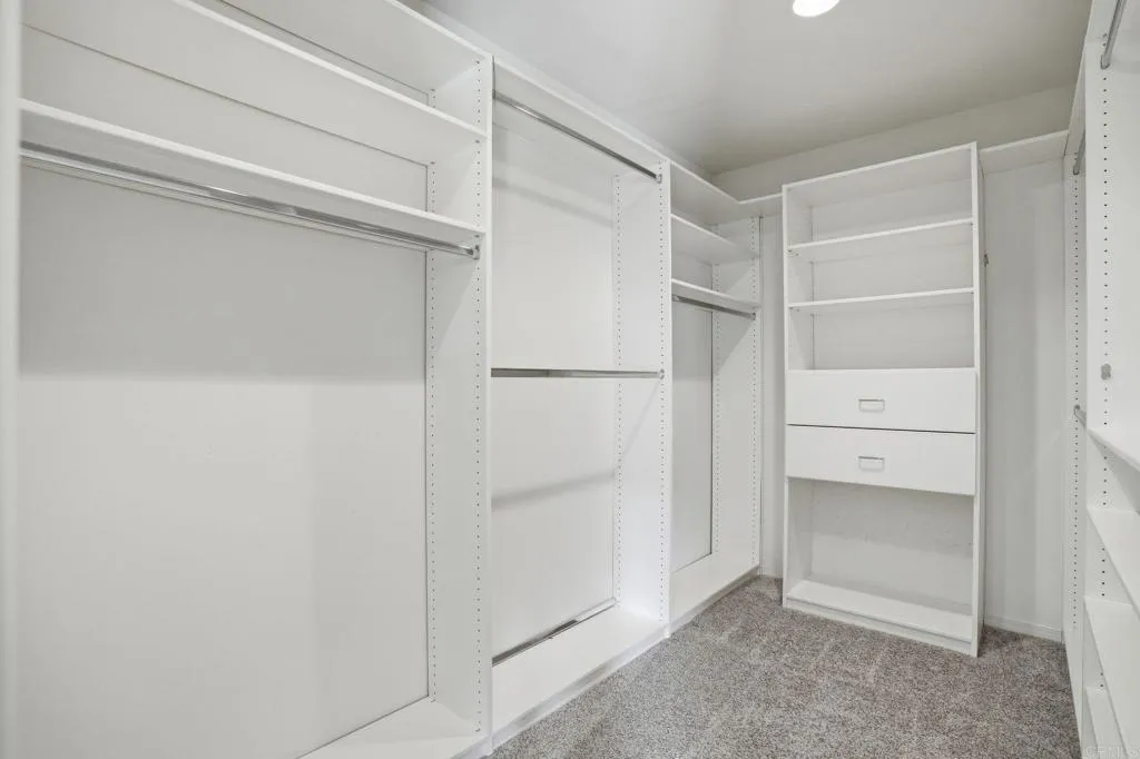 https://cdn.realtyfeed.com/cdn/127/306702150/0cdb1f4a86b621861e1b4c07ef220405.webp