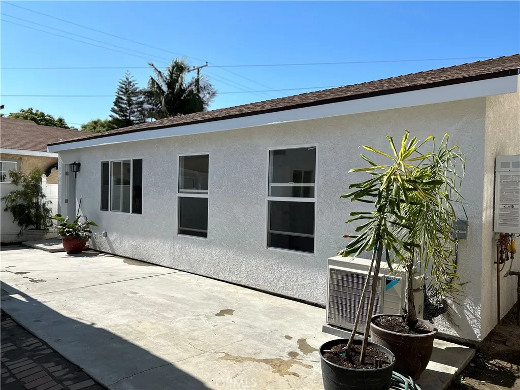 2033 Burnett Street, Long Beach, CA, 90810