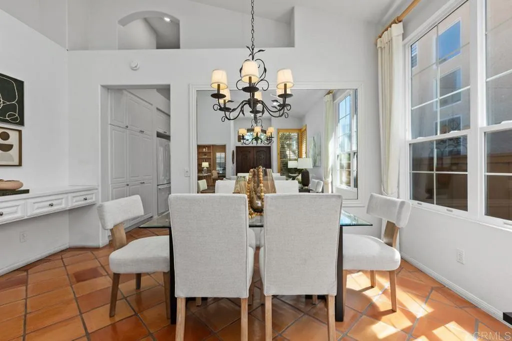 https://cdn.realtyfeed.com/cdn/127/306702242/542810e7db6a0598668a5c1ab754eeae.webp