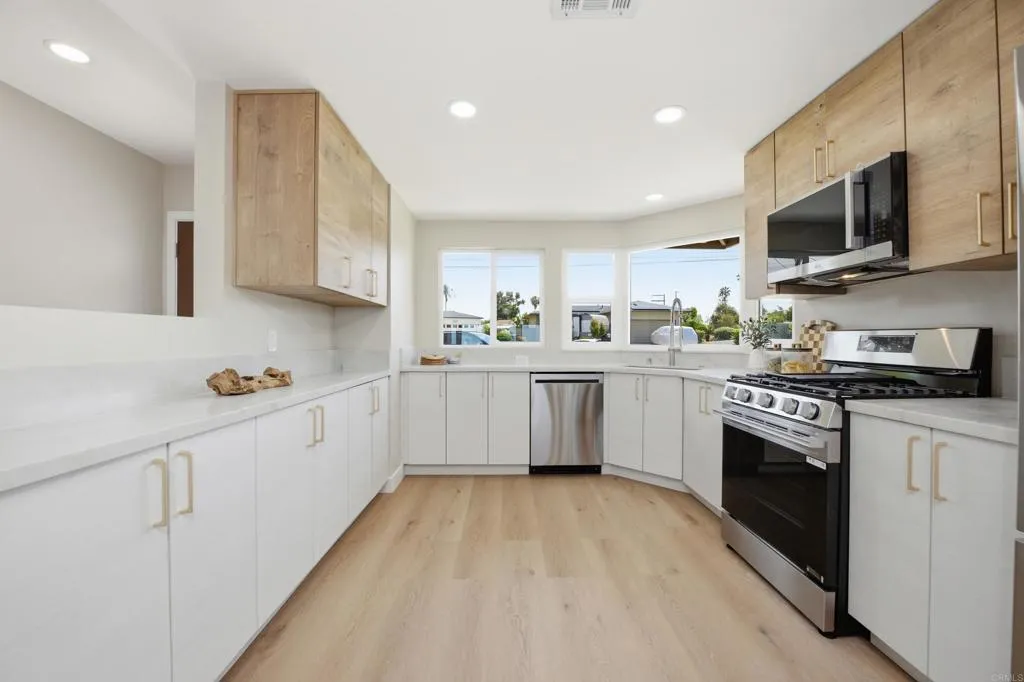 https://cdn.realtyfeed.com/cdn/127/306702253/aabe867cda34b8c64c6dd8f912dda863.webp
