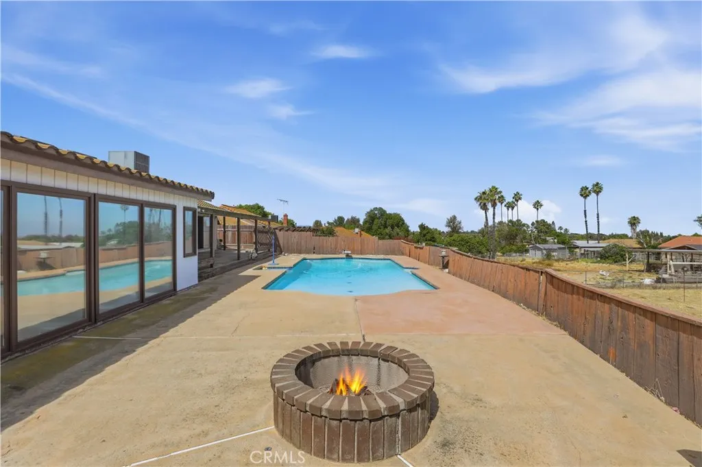 17652 Calle Del Corral, Riverside, CA, 92504