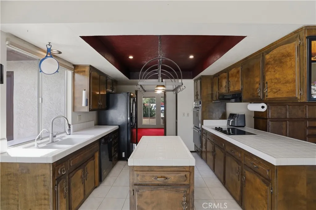 17652 Calle Del Corral, Riverside, CA, 92504