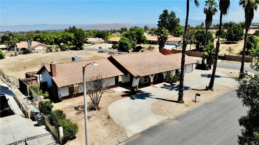 17652 Calle Del Corral, Riverside, CA, 92504