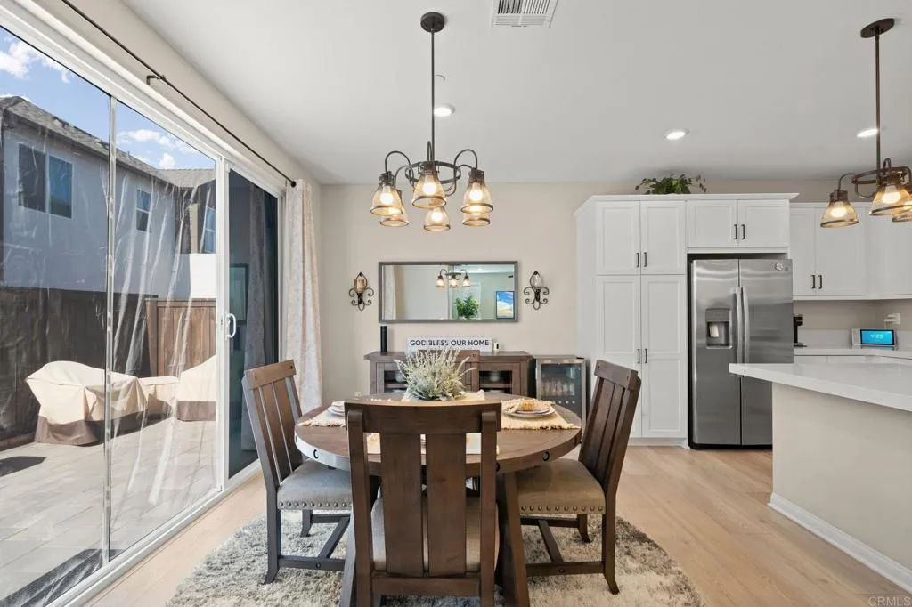 https://cdn.realtyfeed.com/cdn/127/306702309/42de4cba2f98143243fc2ab597547667.webp