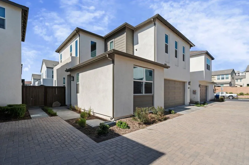 https://cdn.realtyfeed.com/cdn/127/306702309/8246fc68b657ca8140b72b1a9701ef64.webp
