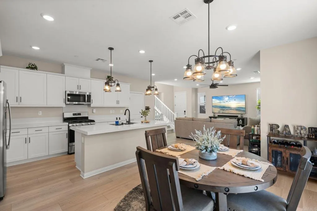 https://cdn.realtyfeed.com/cdn/127/306702309/a878bdb94d5fee9f9993ee181d8ccca0.webp