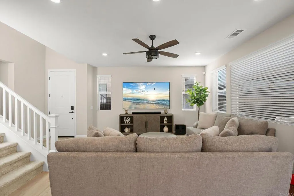 https://cdn.realtyfeed.com/cdn/127/306702309/d62e355e6fcd6423479613e4b9a960bc.webp