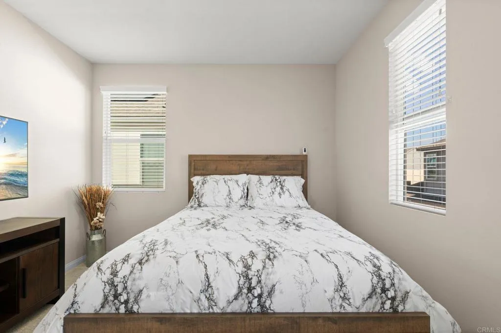 https://cdn.realtyfeed.com/cdn/127/306702309/edd03b0d9fe7647609cb11e19382d7ae.webp