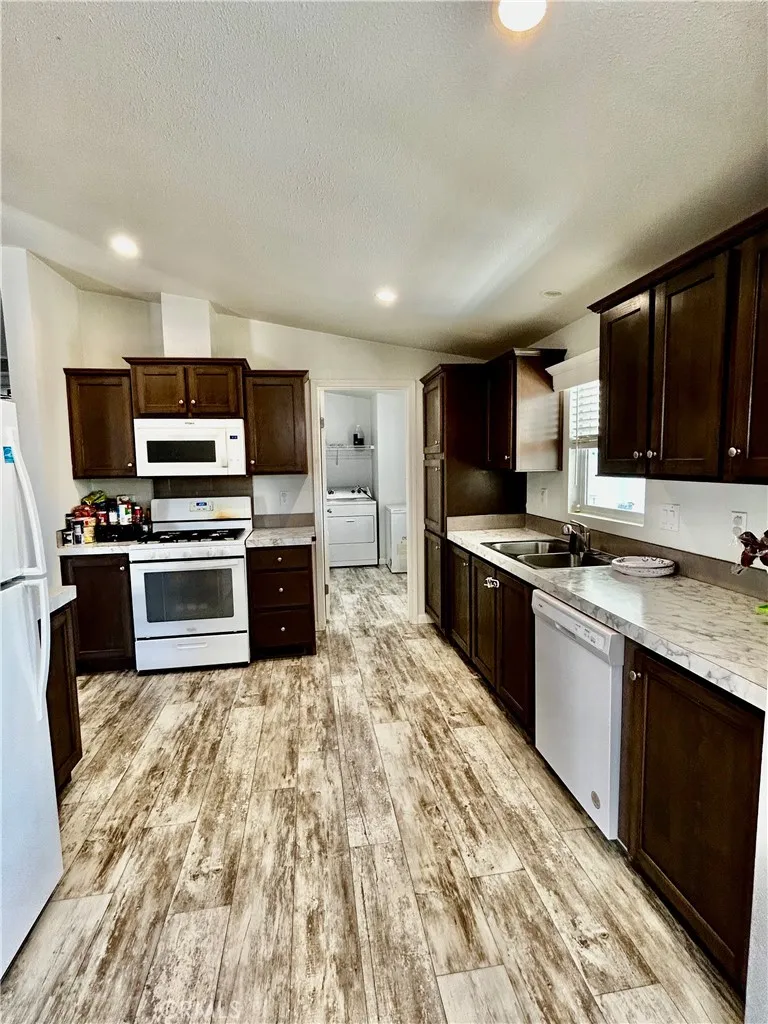 2205 W Acacia Unit 155, Hemet, CA 92545 - Photo 4 of 20, Hemet, CA