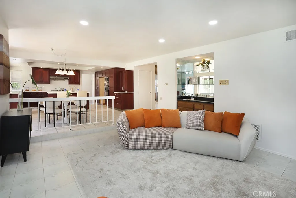 9888 Hamilton, Fountain Valley, CA, 92708