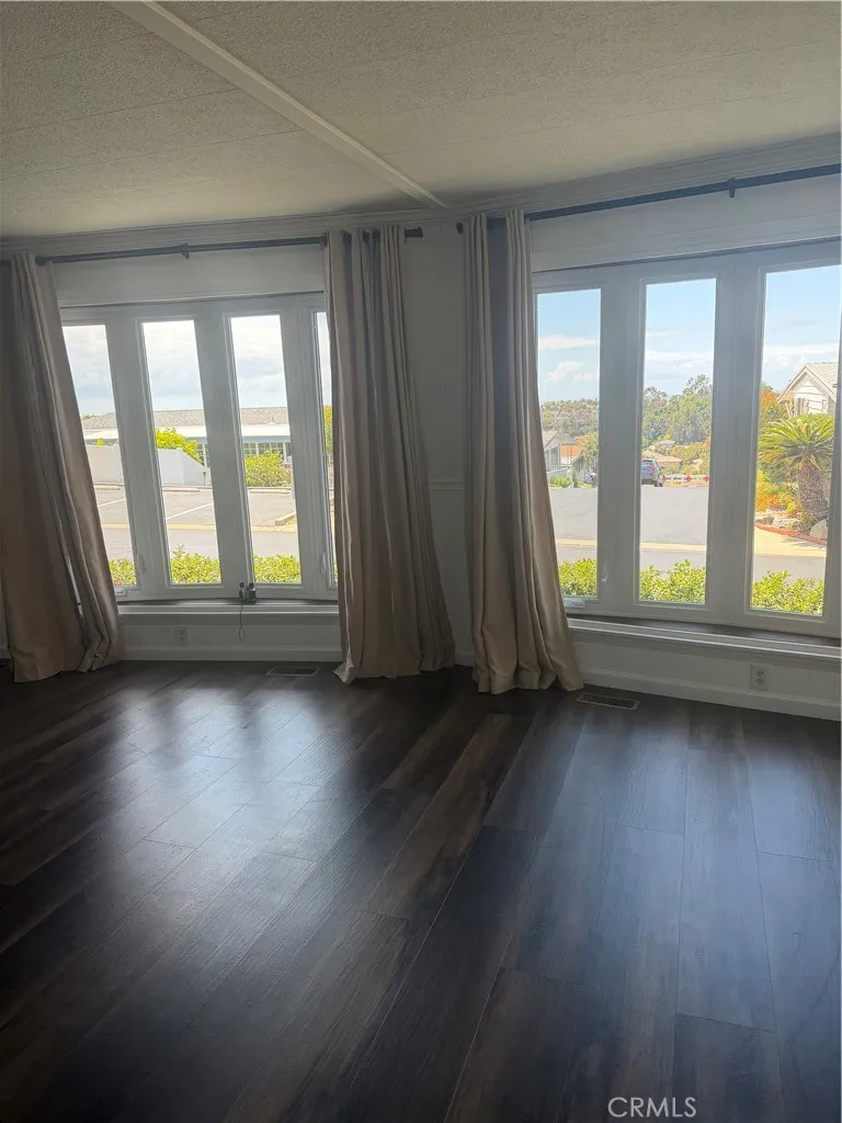 https://cdn.realtyfeed.com/cdn/127/306702454/641a0634781ec1eb5e32a6781f851a65.webp