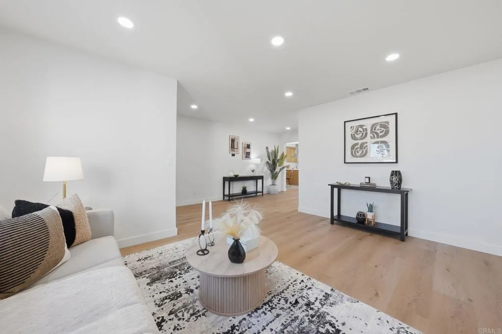 https://cdn.realtyfeed.com/cdn/127/306702506/75d12d679e55a63833c8b87268ec9560.webp
