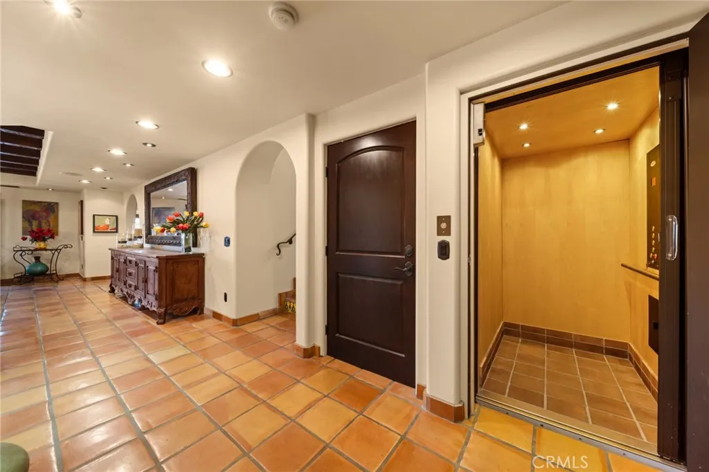 https://cdn.realtyfeed.com/cdn/127/306702508/046eff9bc3bb0a3d9549b5b079f6b2e5.webp