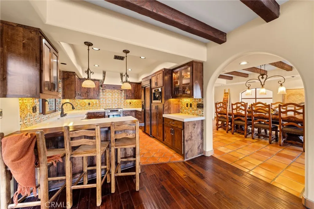 https://cdn.realtyfeed.com/cdn/127/306702508/d214923351d8681111f9cd55aae611c9.webp