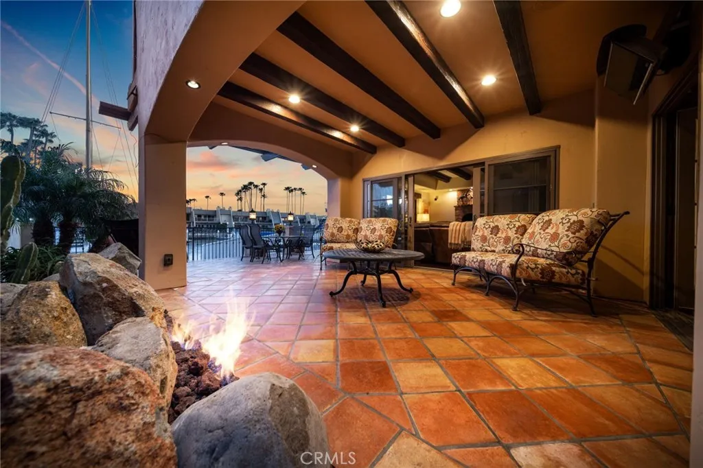 https://cdn.realtyfeed.com/cdn/127/306702508/dafceb21bec58ad154a311012a81fd95.webp