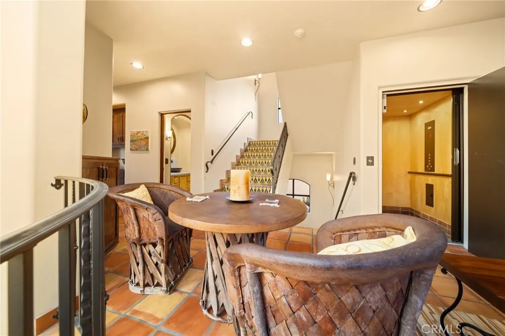https://cdn.realtyfeed.com/cdn/127/306702508/f66a994274d715de4463cb14a3519bb8.webp