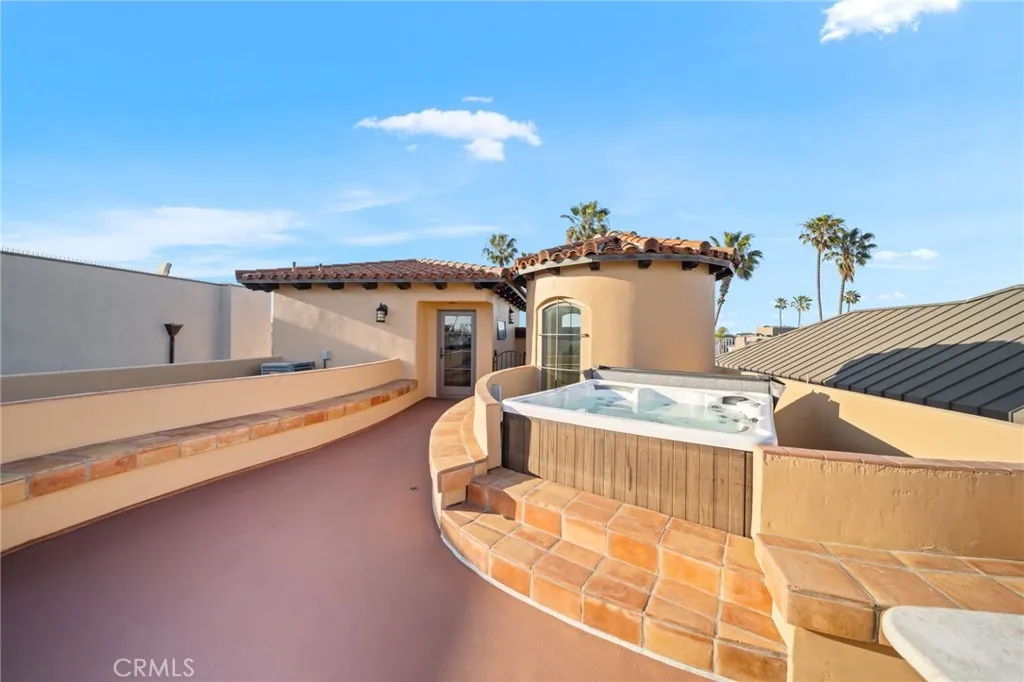 https://cdn.realtyfeed.com/cdn/127/306702508/fce6153d2ed2b29df3fb710ec7803ea6.webp