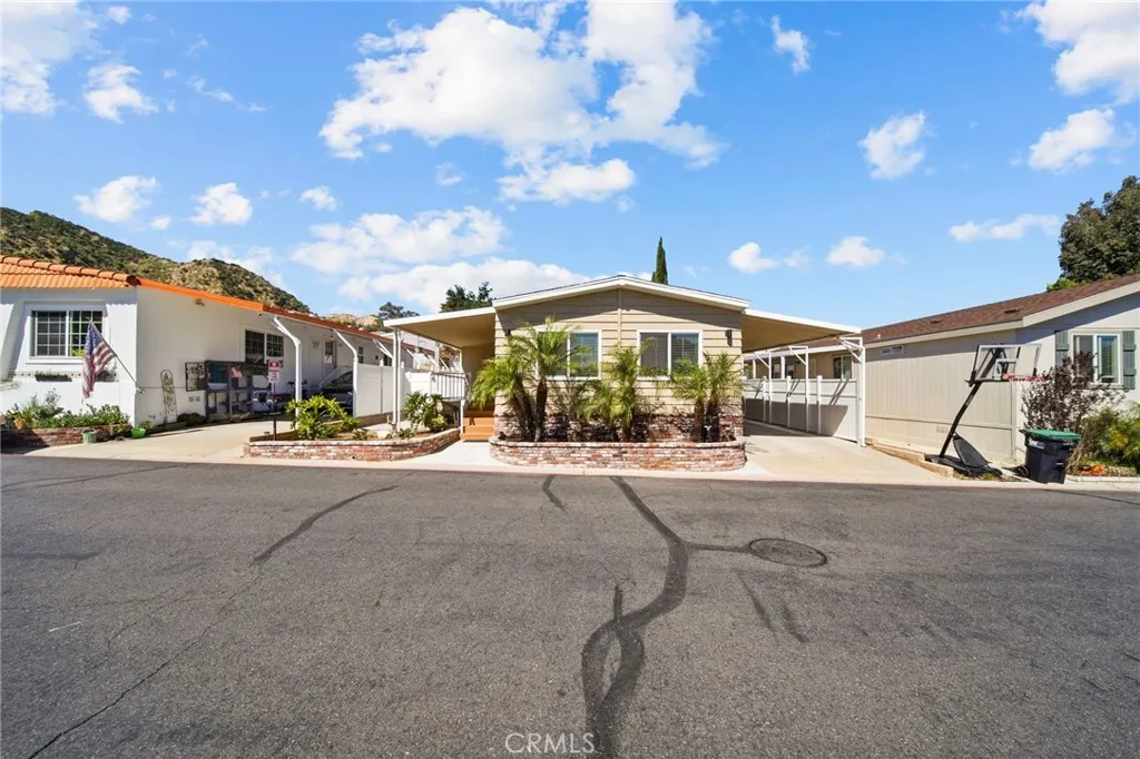 Castaic, CA 91384