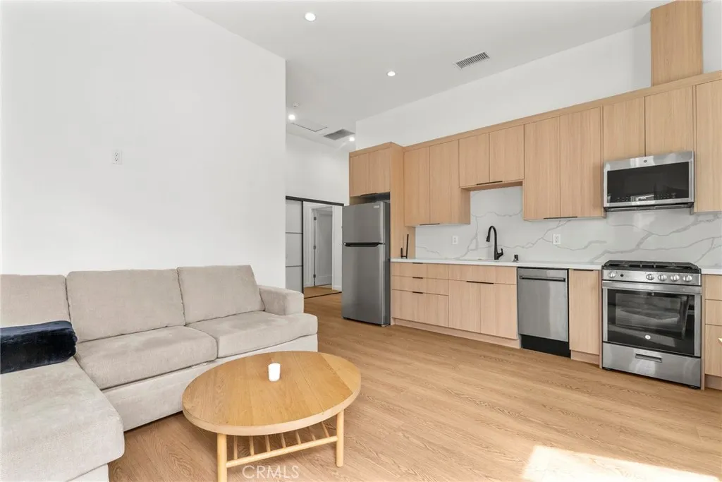 6413 Wystone Avenue, Reseda, CA, 91335