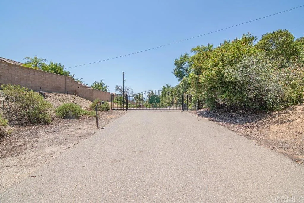 https://cdn.realtyfeed.com/cdn/127/306702574/0cf5bcef15732c24247da0a4dfb9fa5c.webp
