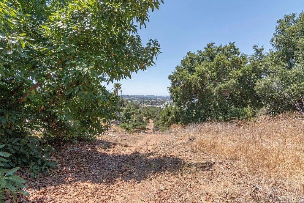 https://cdn.realtyfeed.com/cdn/127/306702574/461c441685e0b19ceb8b0b27039e07c2.webp