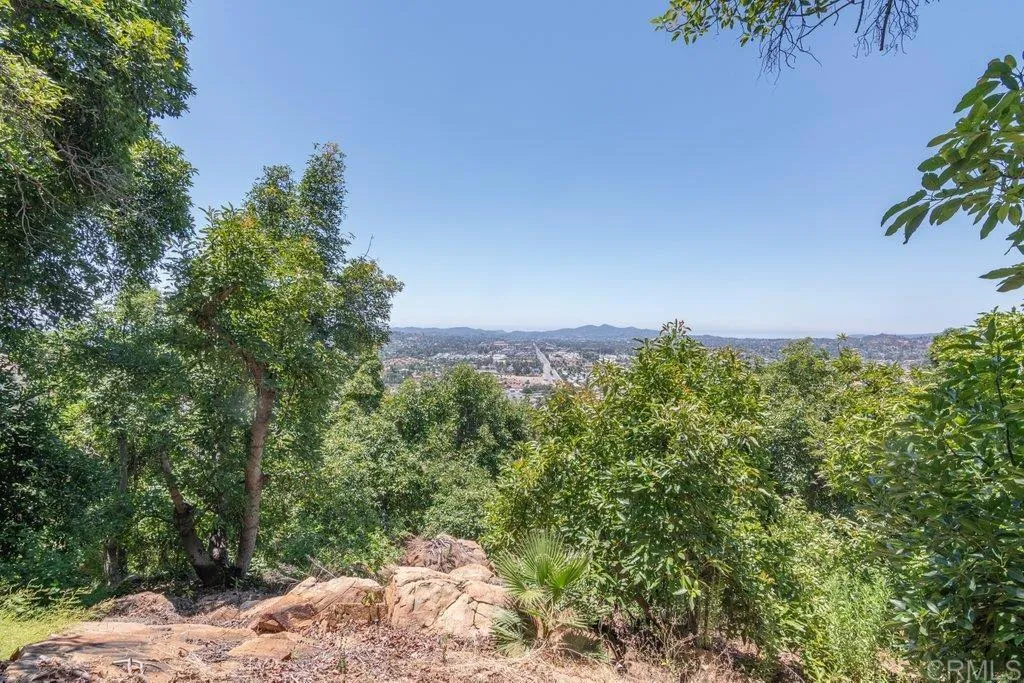 https://cdn.realtyfeed.com/cdn/127/306702574/4624c17865d09e85a1a406c0e9fc887b.webp