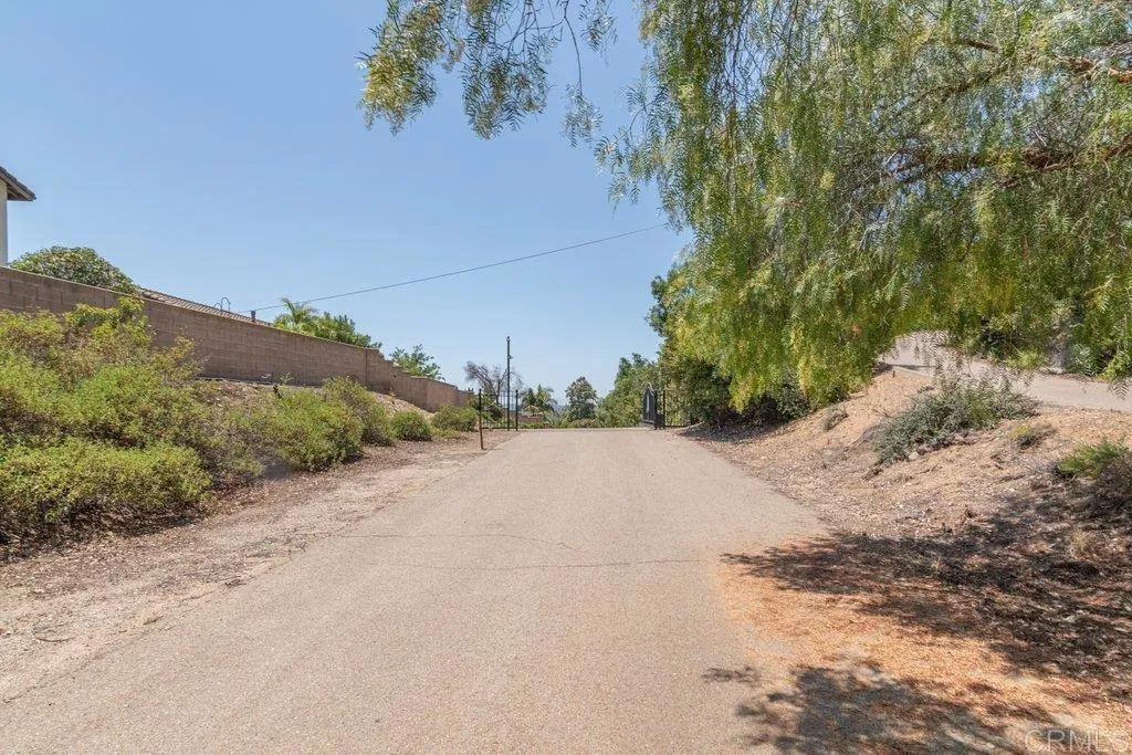 https://cdn.realtyfeed.com/cdn/127/306702574/486b52f3921baef2c97e170b2ef3df54.webp