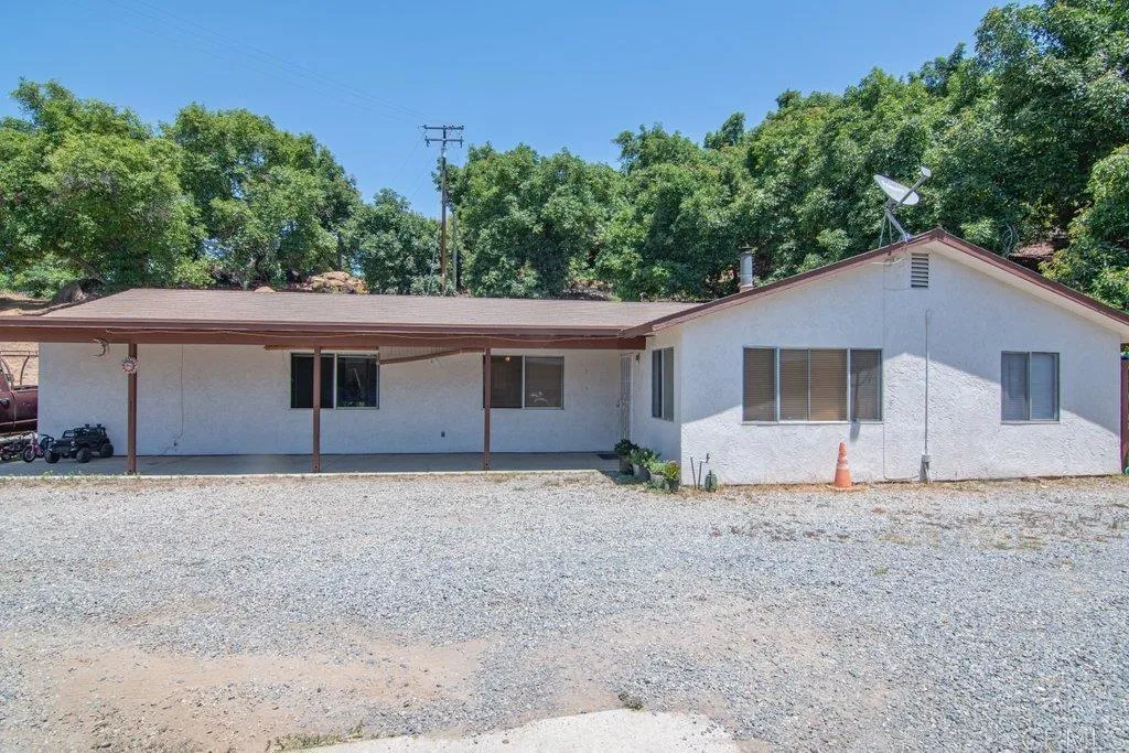 https://cdn.realtyfeed.com/cdn/127/306702574/e37f31f73a72bc7a061daf1cd561a937.webp