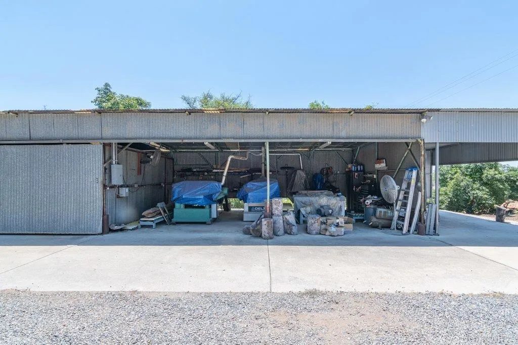 https://cdn.realtyfeed.com/cdn/127/306702574/fe2ebd870442ec8005937406a20b82d6.webp