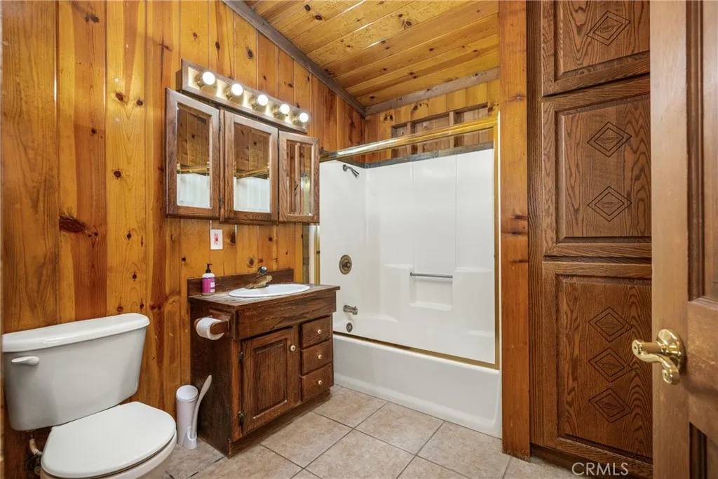 7788 Columbine, Oak Hills, CA, 92344