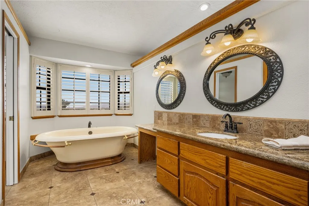7788 Columbine, Oak Hills, CA, 92344