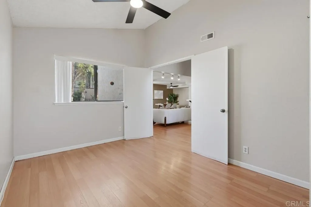 https://cdn.realtyfeed.com/cdn/127/306702622/4b3e96e637bdca1964bec131502224cc.webp