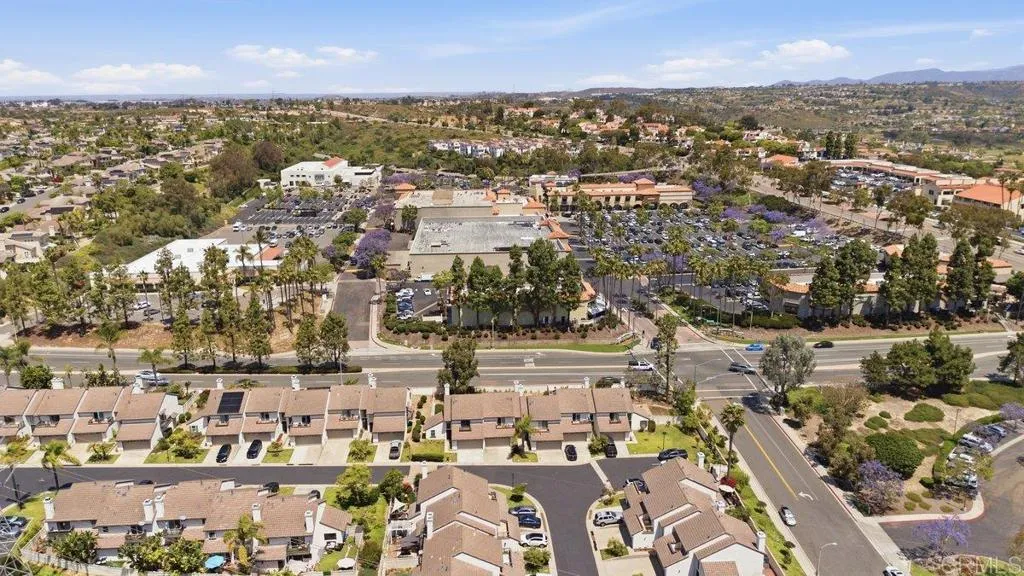 https://cdn.realtyfeed.com/cdn/127/306702622/6bbeaf5e5b50fdafb7afe6cbbcff0f3a.webp