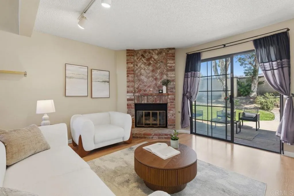 https://cdn.realtyfeed.com/cdn/127/306702622/f122a2fb10c9bcc8d784f292b78d0d2f.webp