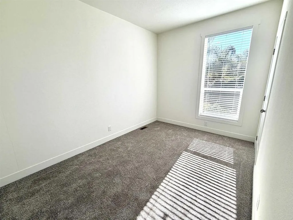 https://cdn.realtyfeed.com/cdn/127/306702733/fe4ec9d959601be264578bb14e419031.webp