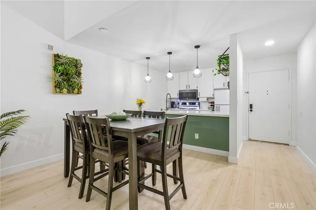 https://cdn.realtyfeed.com/cdn/127/306702795/6e0956e7f209203ed294185bacfaef81.webp