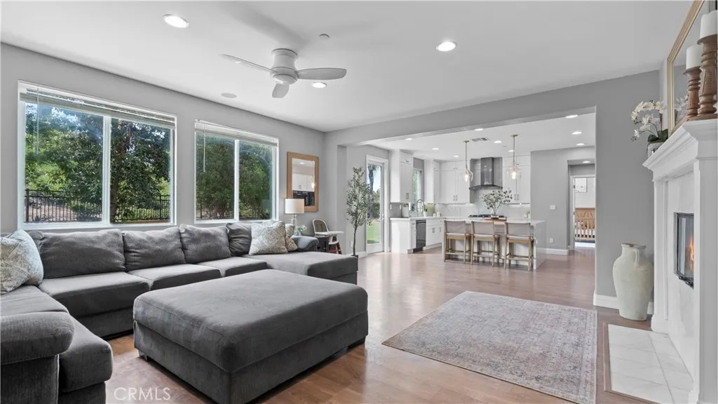 https://cdn.realtyfeed.com/cdn/127/306702812/aaceb0a7aba0992b5ab52a62d4d6c245.webp