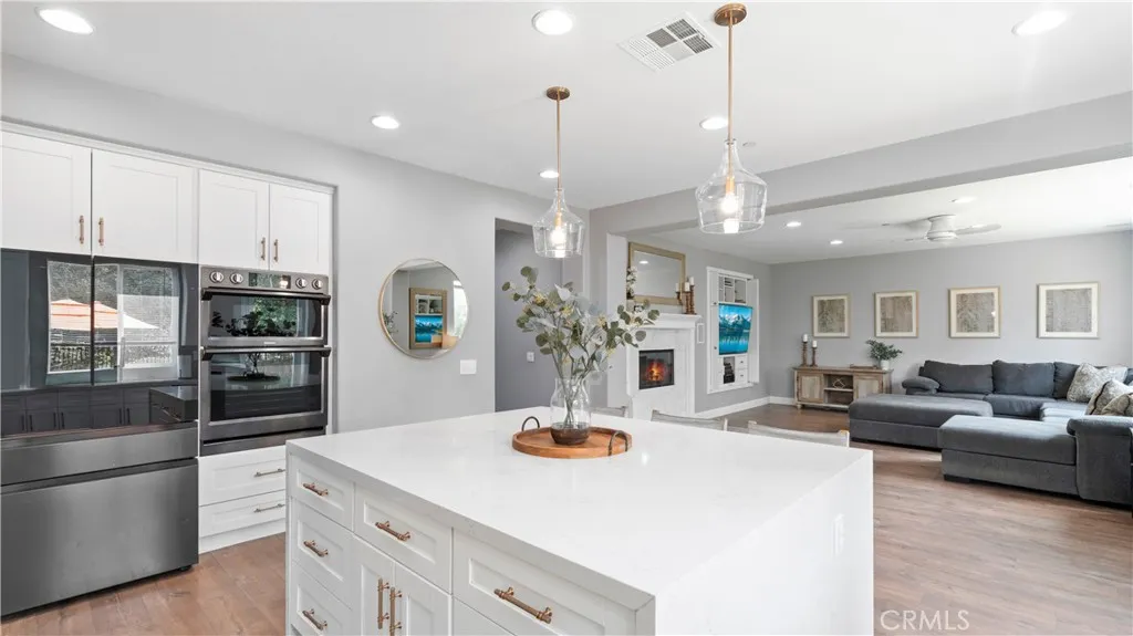 https://cdn.realtyfeed.com/cdn/127/306702812/b809b0442dfb5375859a86f40f9950ff.webp