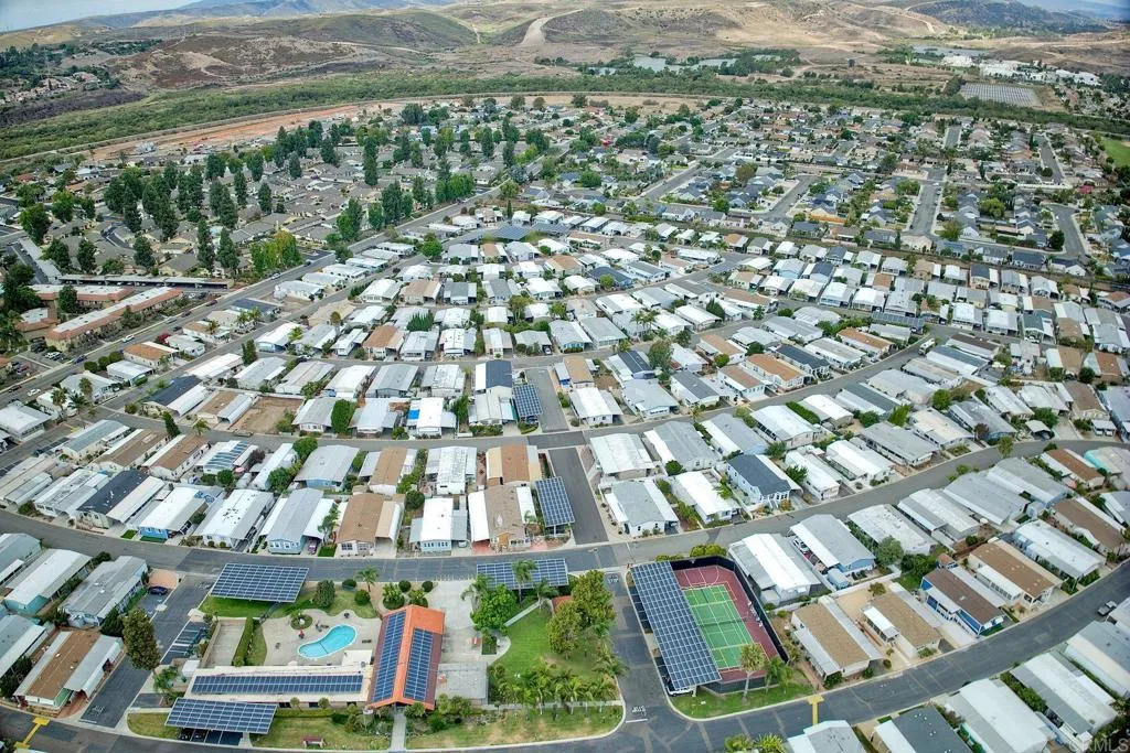 https://cdn.realtyfeed.com/cdn/127/306702831/208aeeb69f52c095d9920e947d279cd8.webp