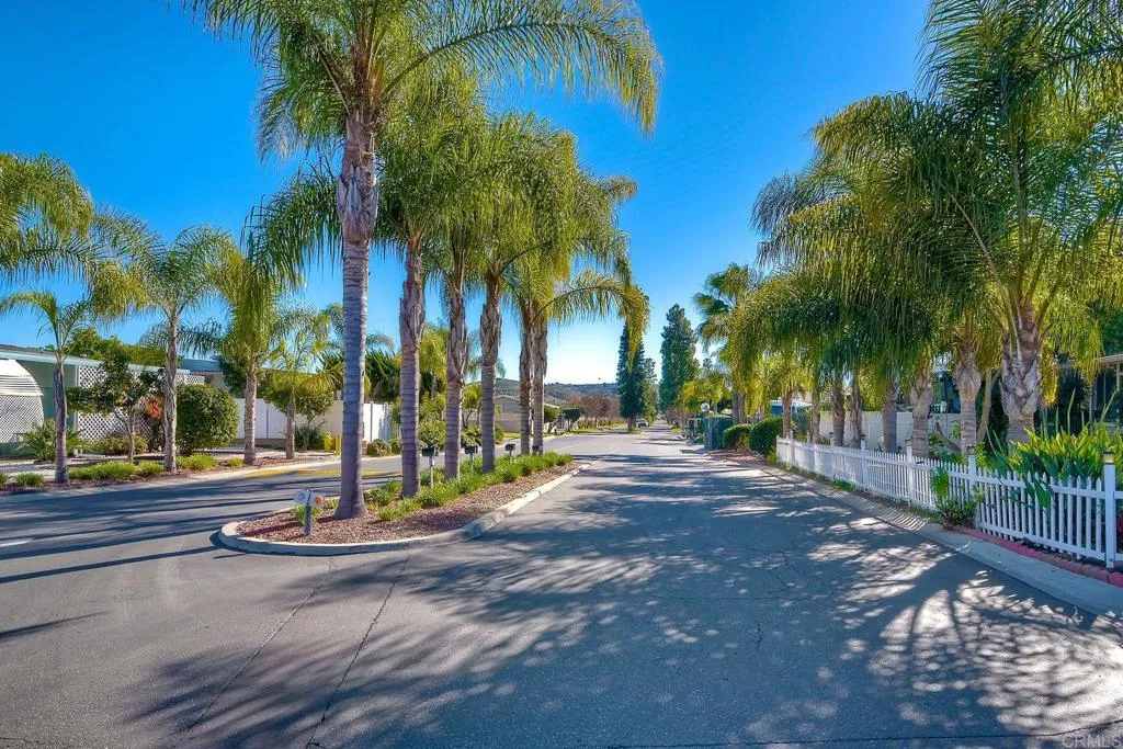 https://cdn.realtyfeed.com/cdn/127/306702831/2e4df88637cfe273f3e019255d69ee96.webp