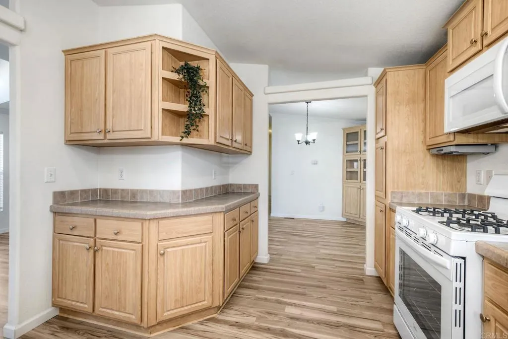 https://cdn.realtyfeed.com/cdn/127/306702831/9b8029279dd786a77b493d4723c08928.webp